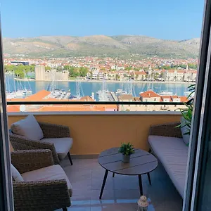 Mentha Apartment