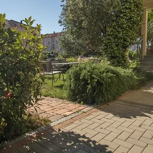 Joseph And Mary Appartement