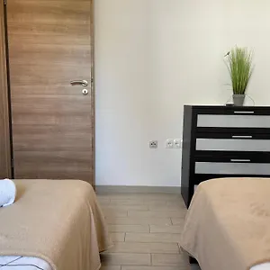  Apartment Affabilis Vip House - Top Location Right Next To The Beach - Free Parking - Sea View - Facilities And Activities Within Walking Distance - 15 Minutes From Split Airport - Buralux