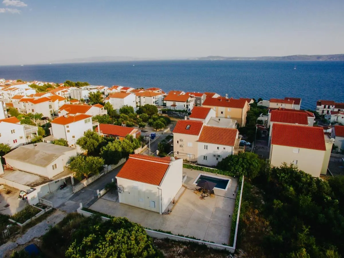 Villa Vinko Traù 0*,  Croazia