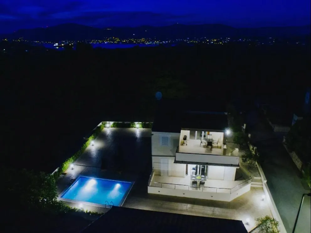 Villa Vinko Trogir 0*,