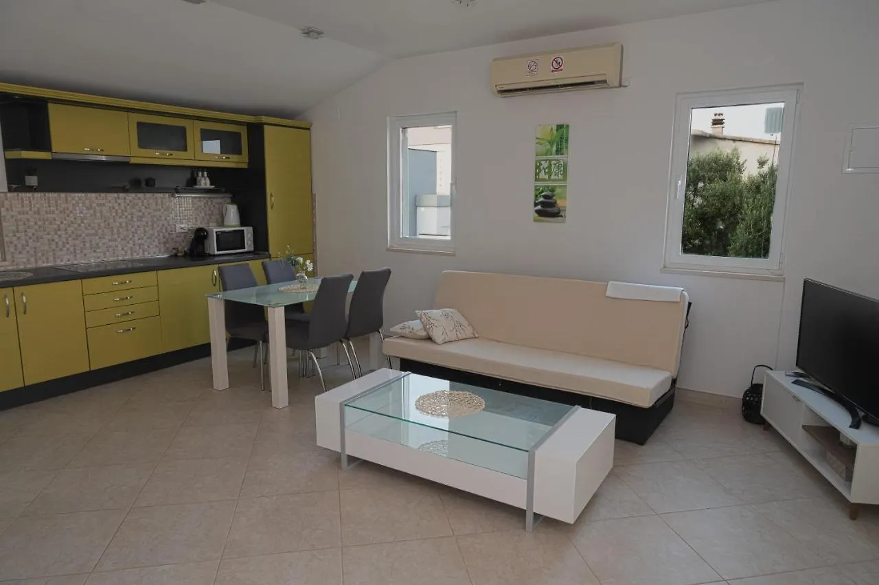 Villa Vinko Trogir 0*,